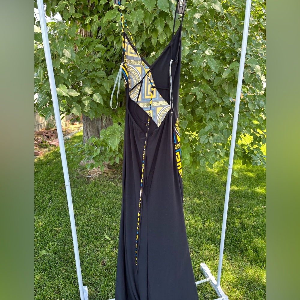 Cameo Elegant Maxi Dress - Picture 3 of 8